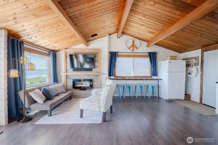 Additional seating, enjoy the view. *futon couch open for extra sleeping