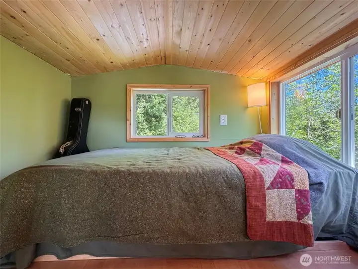 queen loft bedroom