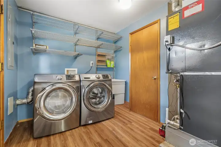 Laundry/mudroom with 1/4 bathroom