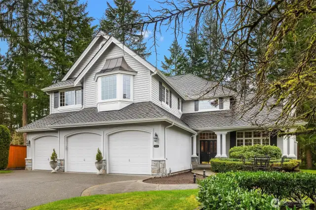 Welcome to 17633 48th Avenue SE in Bothell's Hyde Park community.