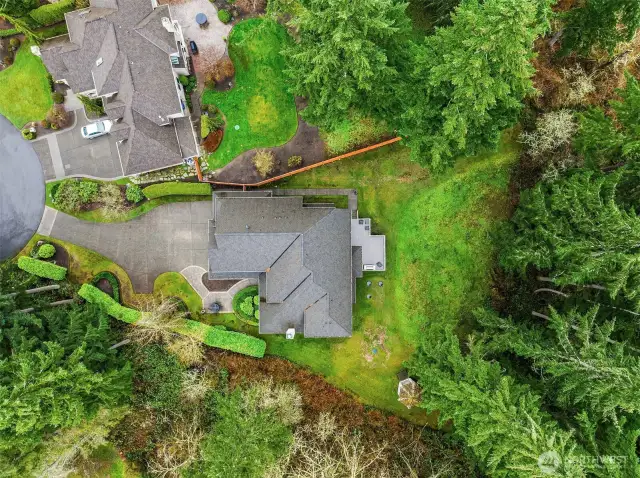 The placement of this home in the community could not be more advantageous for it's quiet privacy, with just three home located in the cul-de-sac, yet the access to the community park provides 3.5 acres of play space positioned practically out your front door.