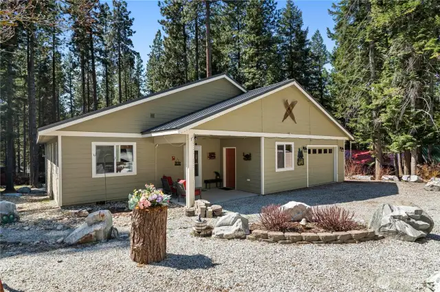 This house is immaculate! It has been lovingly maintained and ready for it's new owner. Move in ready!