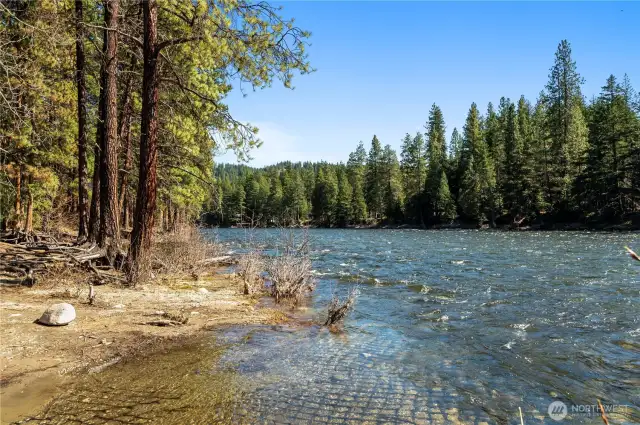 Community River Access.