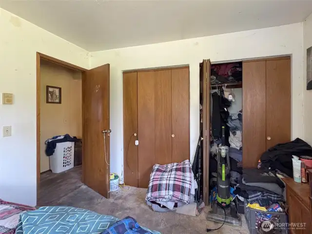 Showing the double closets.