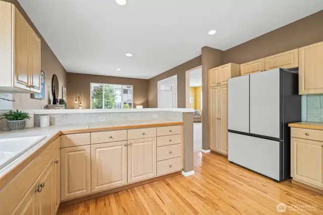 Love this kitchen layout.