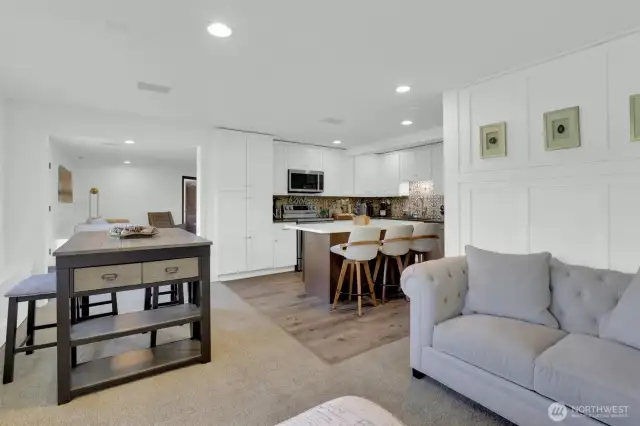 family room off kitchen