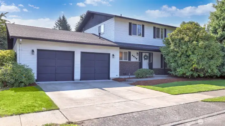 Welcome to this beautifully maintained home tucked in Renton’s sought-after Glencoe neighborhood. Offering a spacious and versatile layout, this residence is ideal for both everyday living and entertaining. The light-filled living spaces are enhanced by tall ceilings, large windows, and thoughtful updates throughout. A well-appointed kitchen with generous counter space and storage flows seamlessly into the dining and living areas. Retreat to the serene primary suite w/a spa-like bath & ample closet space for added convenience. Outside, enjoy a private backyard perfect for summer gatherings, play, or simply unwinding after a long day. All this, plus a prime location just minutes to schools, shopping, dining, and easy commuter routes.
