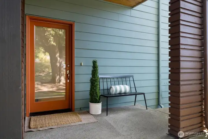 Vibrant community minutes to freeways, transit, nearby shopping & famed columbia citya dining! HOA maintains the common areas.