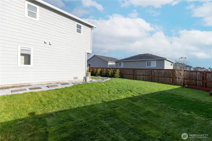 Such a great yard to enjoy!