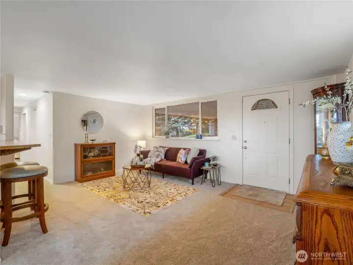 Welcome in to this cozy home! If you like compact living with an open floor plan, this home is for you.