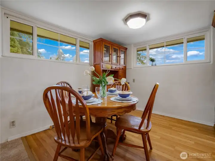 Serve your guest easily with this conveniently located dining area.