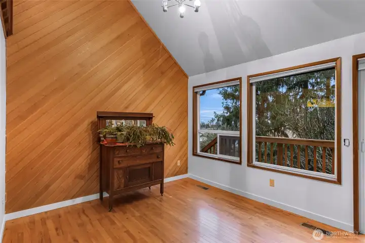 Lots of flex spaces throughout