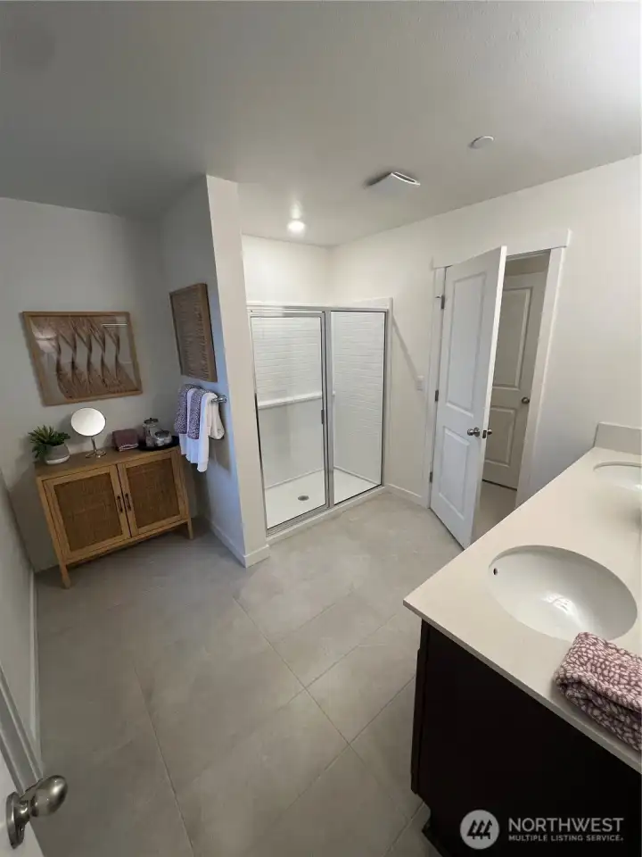 Model Home. Features & Finishes may vary.