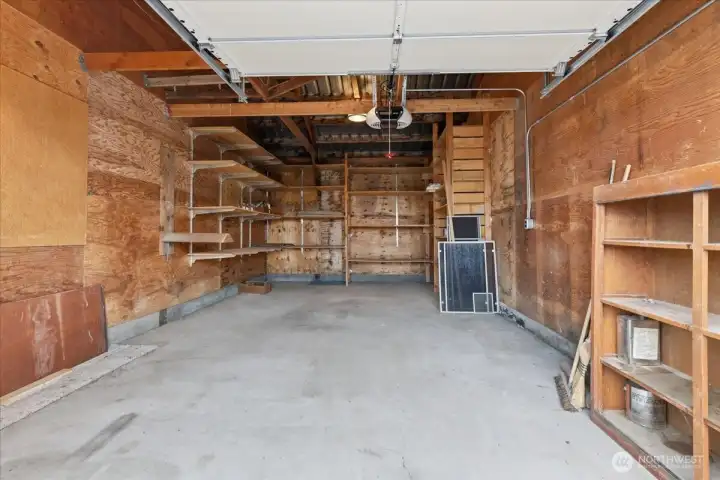 Detached Garage/carport