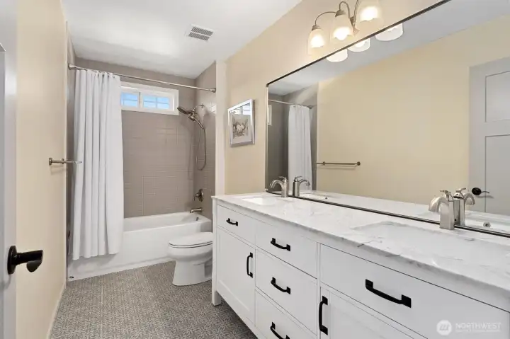 Full Bathroom Upstairs