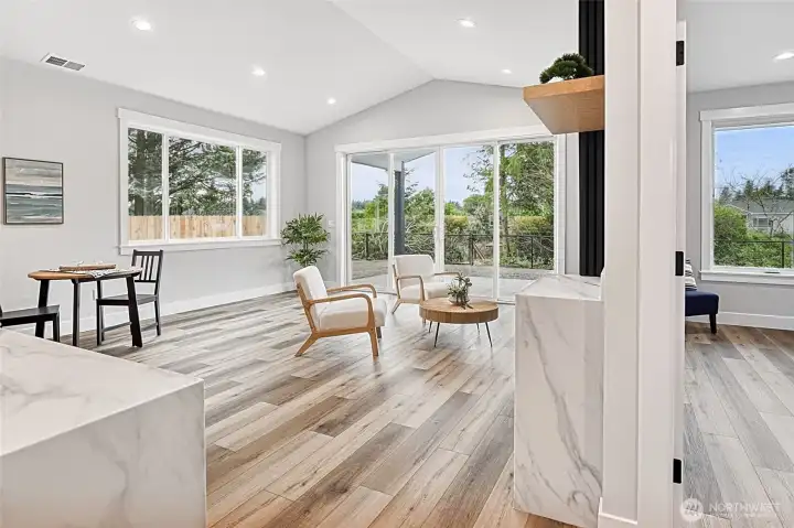 9' Vaulted Ceilings