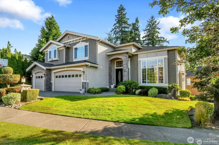 Welcome Home !!!! Exquisite corner lot in Sonoma Park development. You're going to love living here.