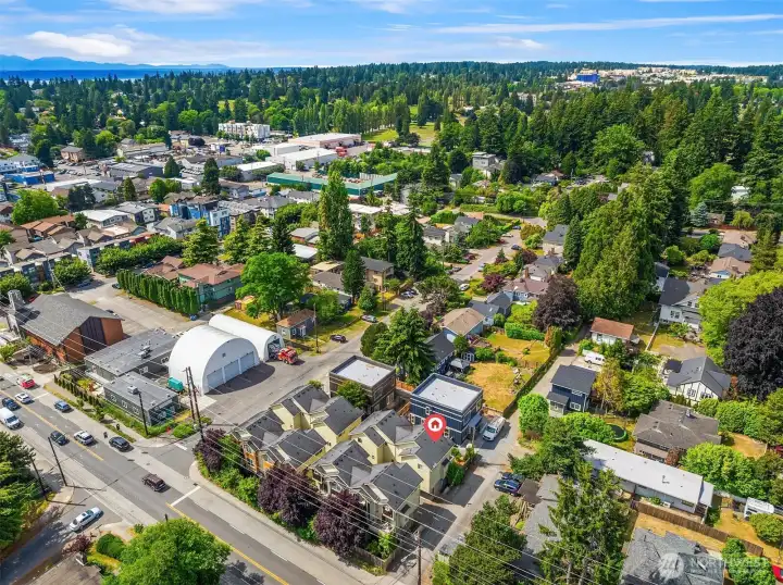 Conveniently located just minutes from Northgate Station, other shopping, services, light rail, I-5, Hwy 99, and an easy Downtown commute.