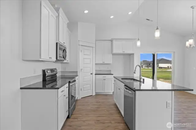 New Construction Home – Images for Reference Only    The photos provided are of a previously built home and may include upgrades or features that are not standard. Actual finishes, features, and layout may vary. Square footage is approximate and varies with each plan. Please refer to the Palos Verdes Standards sheet for a list of included features and consult your agent to verify all details.