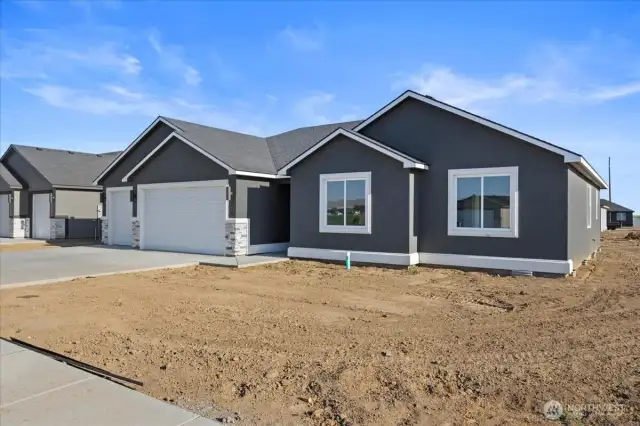 New Construction Home – Images for Reference Only    The photos provided are of a previously built home and may include upgrades or features that are not standard. Actual finishes, features, and layout may vary. Square footage is approximate and varies with each plan. Please refer to the Palos Verdes Standards sheet for a list of included features and consult your agent to verify all details.