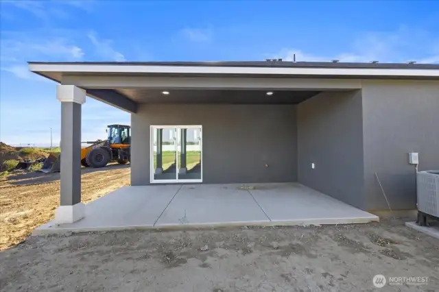 New Construction Home – Images for Reference Only    The photos provided are of a previously built home and may include upgrades or features that are not standard. Actual finishes, features, and layout may vary. Square footage is approximate and varies with each plan. Please refer to the Palos Verdes Standards sheet for a list of included features and consult your agent to verify all details.