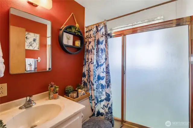 Full Bathroom on Main Level.