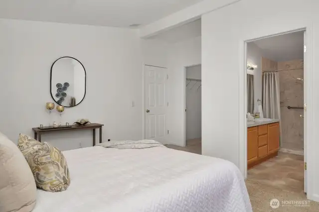Primary with private bath & extra-large walkin closet