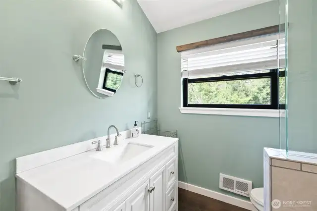 2nd Bathroom