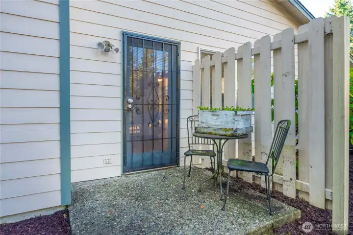 Enjoy a quiet sitting area with a little slice of privacy.