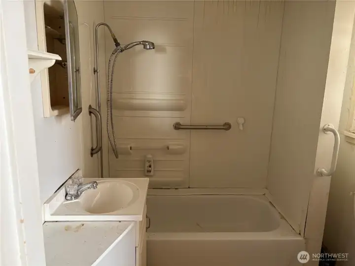 221 - Full Bath
