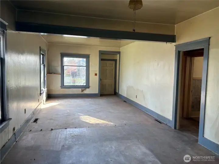 225- Living room