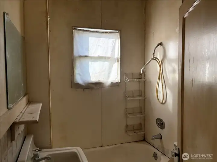 225 - Full bath