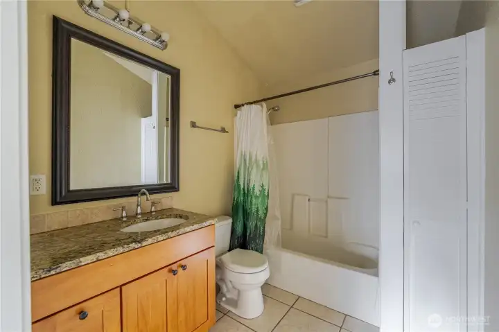 Unit A Full Bathroom