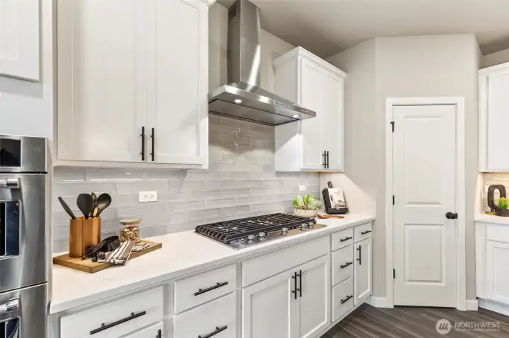 Disclaimer Secondary photos of same floor plan on different lot in different community: Photos are from another Warren, finishes, upgrades, and features may vary.