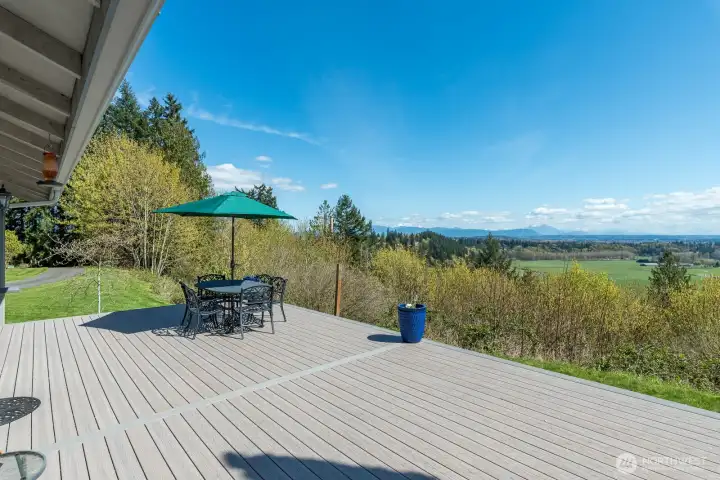 Enjoy this spacious deck perfect for entertaining.