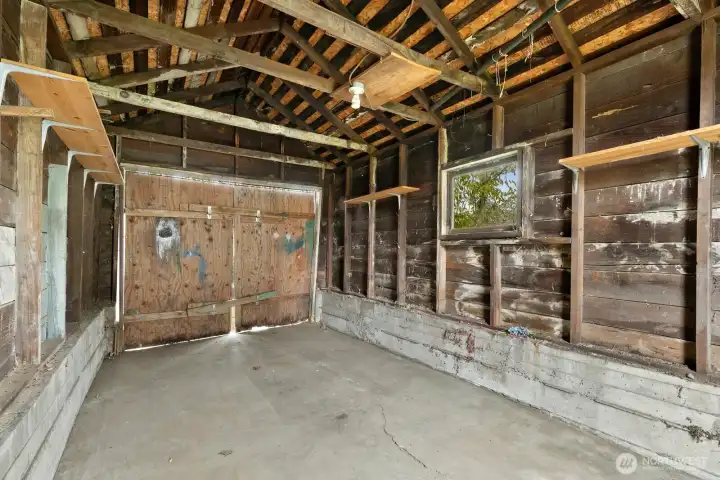 1 car detached garage