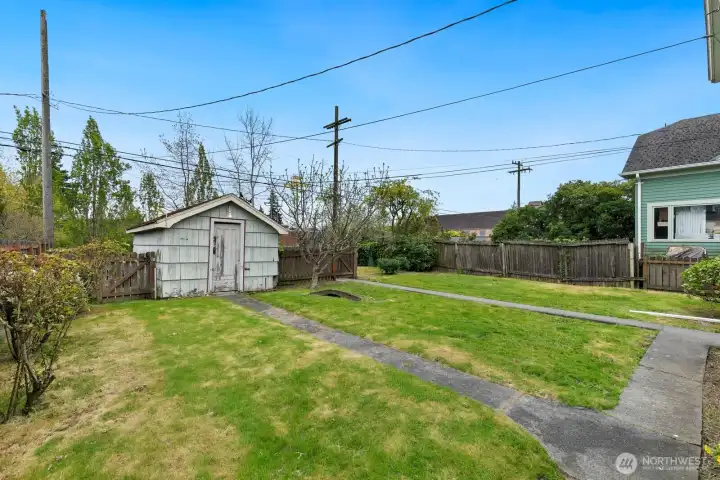 plenty of room out back for future plans