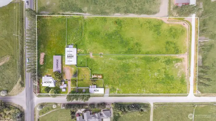 Wonderful 5 acre equestrian farm