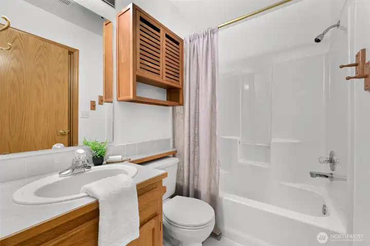 Full downstairs bathroom, perfect for guests. Full downstairs bathroom, perfect for guests.