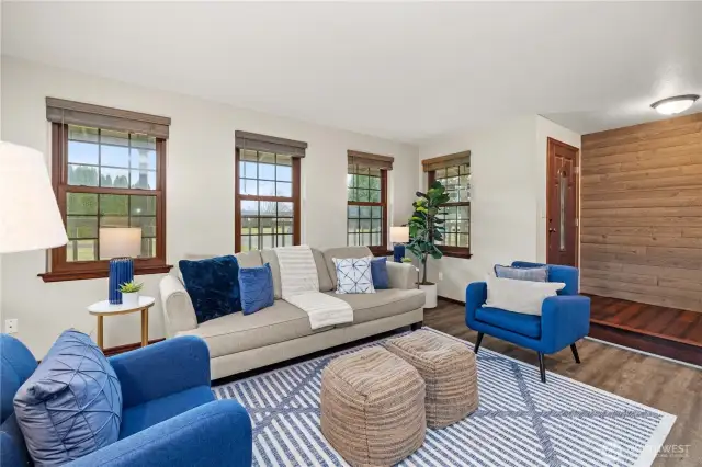 Stunning Views Of Mt. Rainier From Living Room And Front Porch