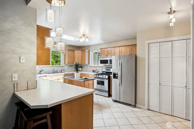 2nd Home - Spacious kitchen with eating bar.