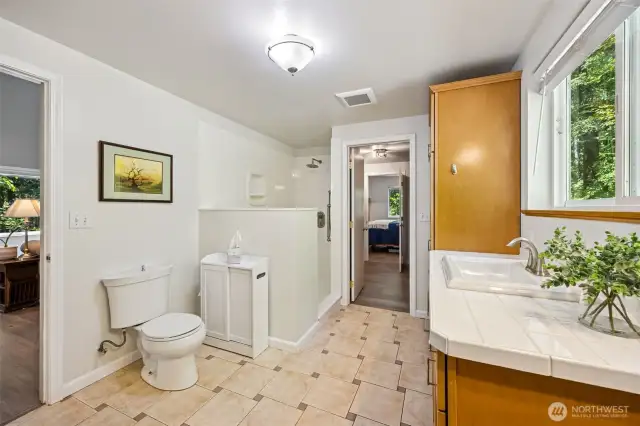 2nd Home - Bathroom