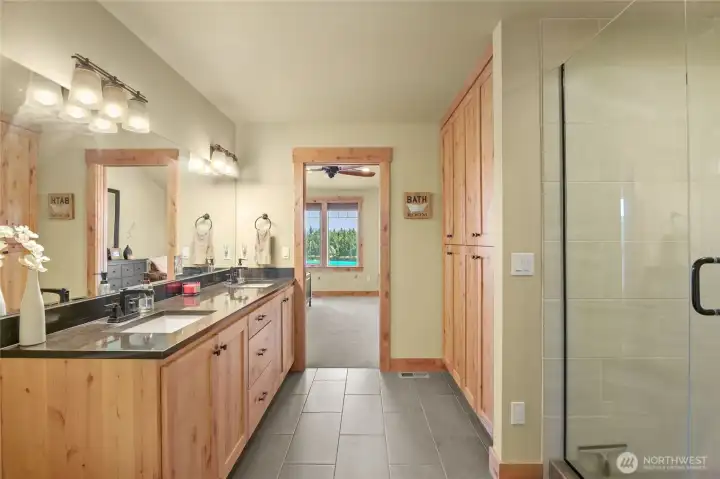 Primary bathroom, double vanity, strorage