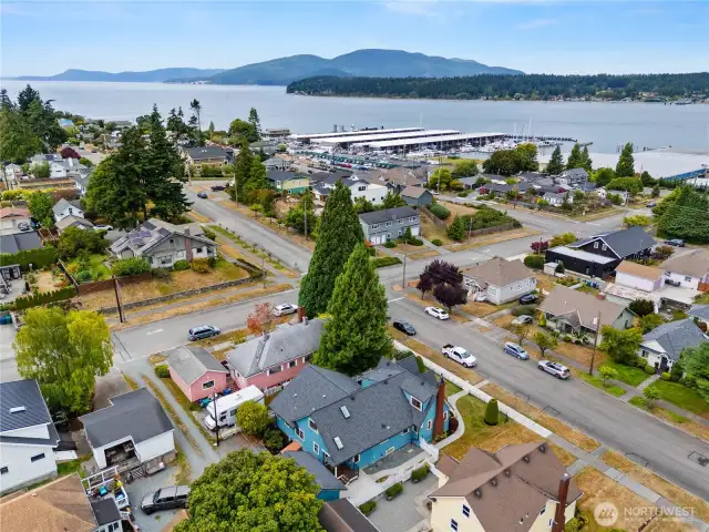 Close to the Guemes Channel and downtown Anacortes.
