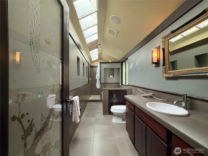 Master spa bathroom on 2nd floor