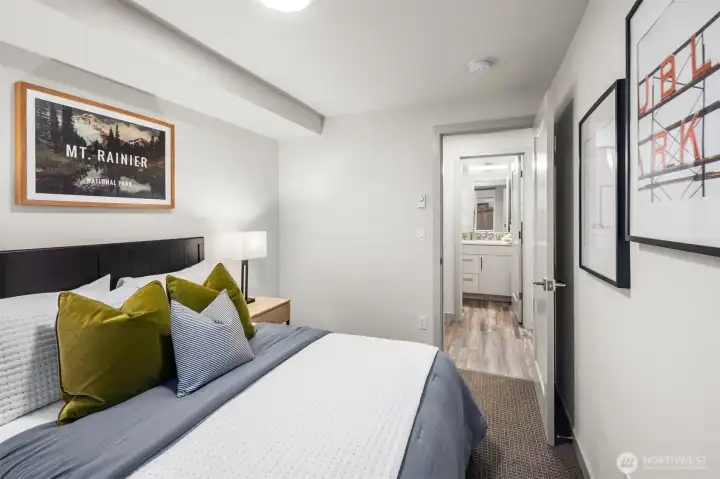 Ideal privacy whether its for an office or guest bedroom.  Great to have options.