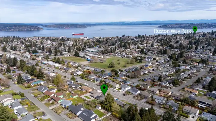 Proximity to local amenities, blending neighborhood charm with accesibility.