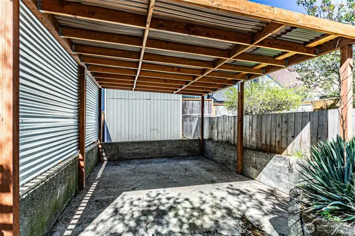 1 car detached carport