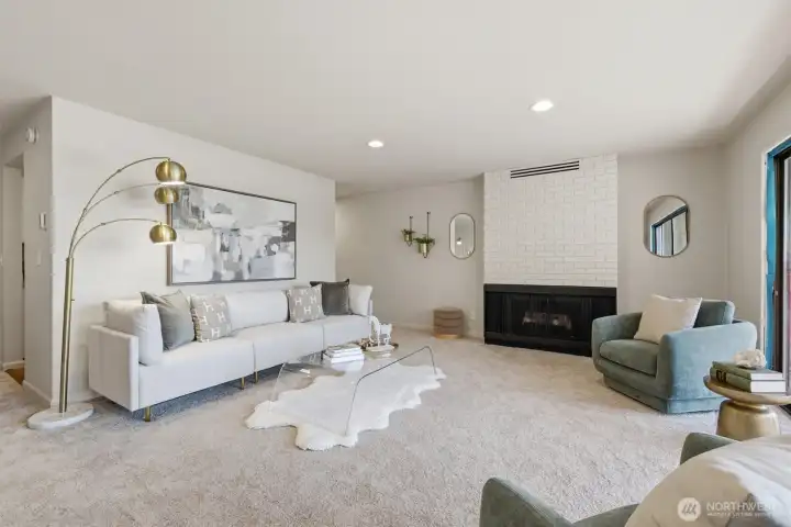 Welcome home to this bright & beautiful condo!