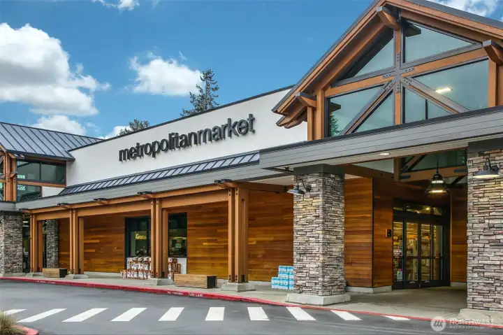 Just steps from Metropolitan Market + restaurants, shopping, & new light rail.